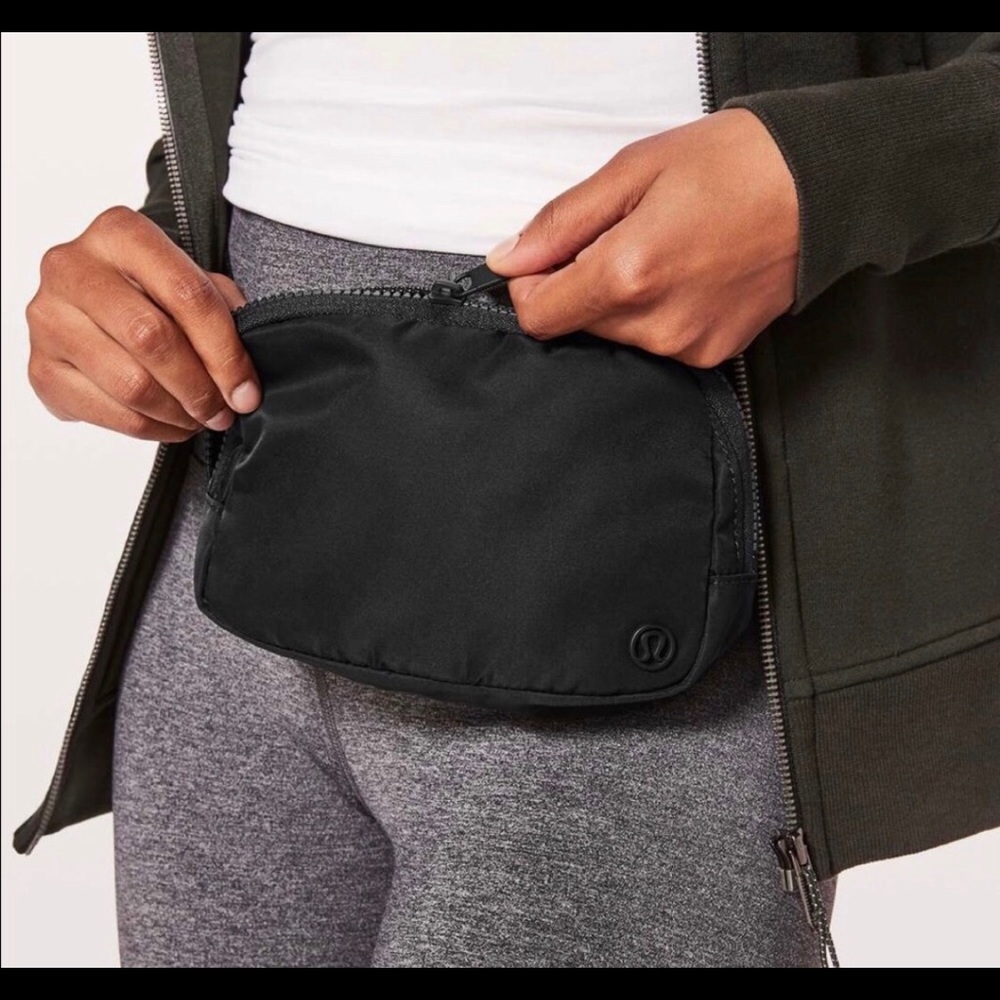 Lululemon everywhere belt bag black - Picture 6 of 10